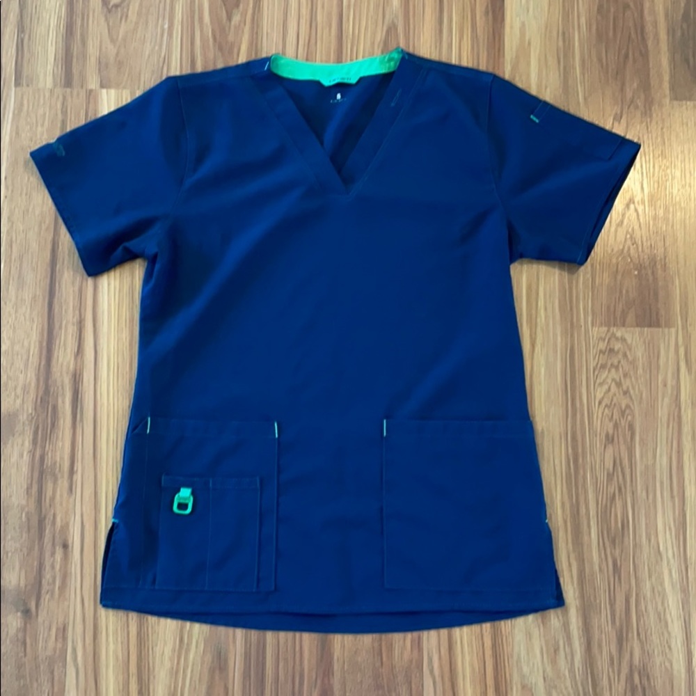 Carhartt Force small scrub top